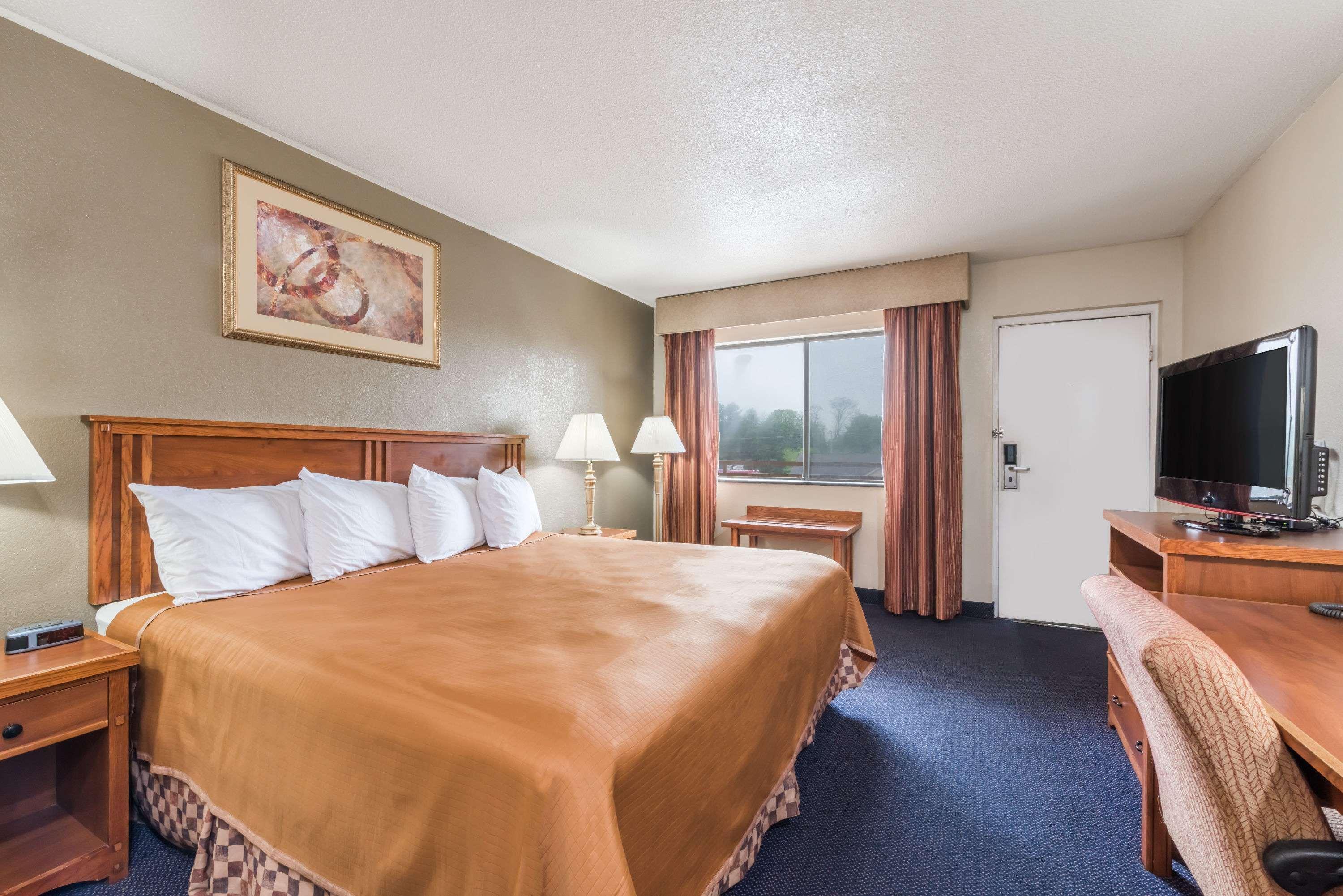 Red Carpet Lancaster Motel 2*