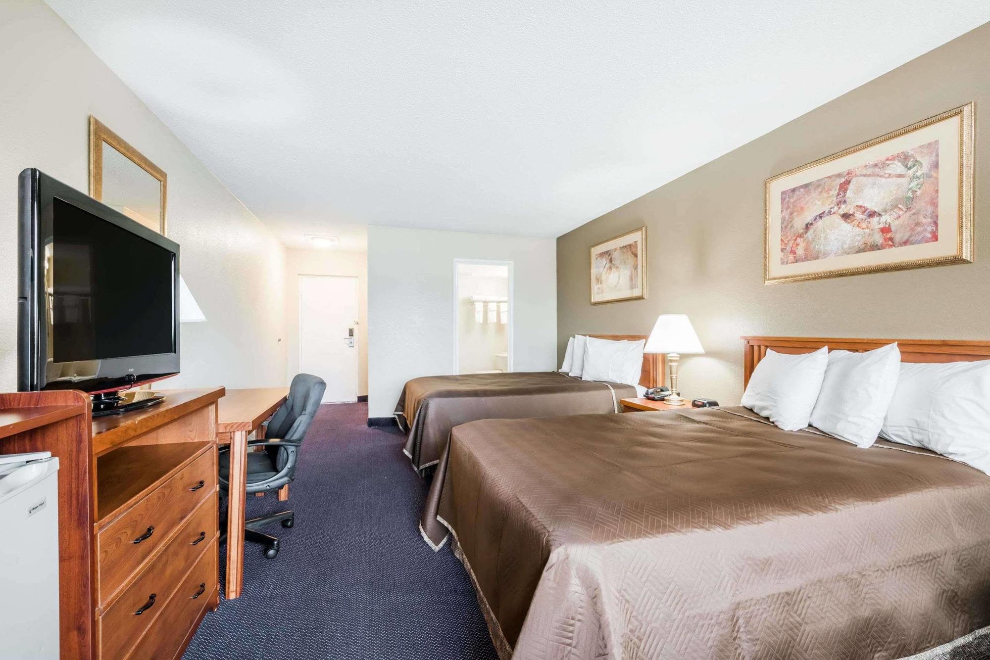 Red Carpet Lancaster Motel 2*